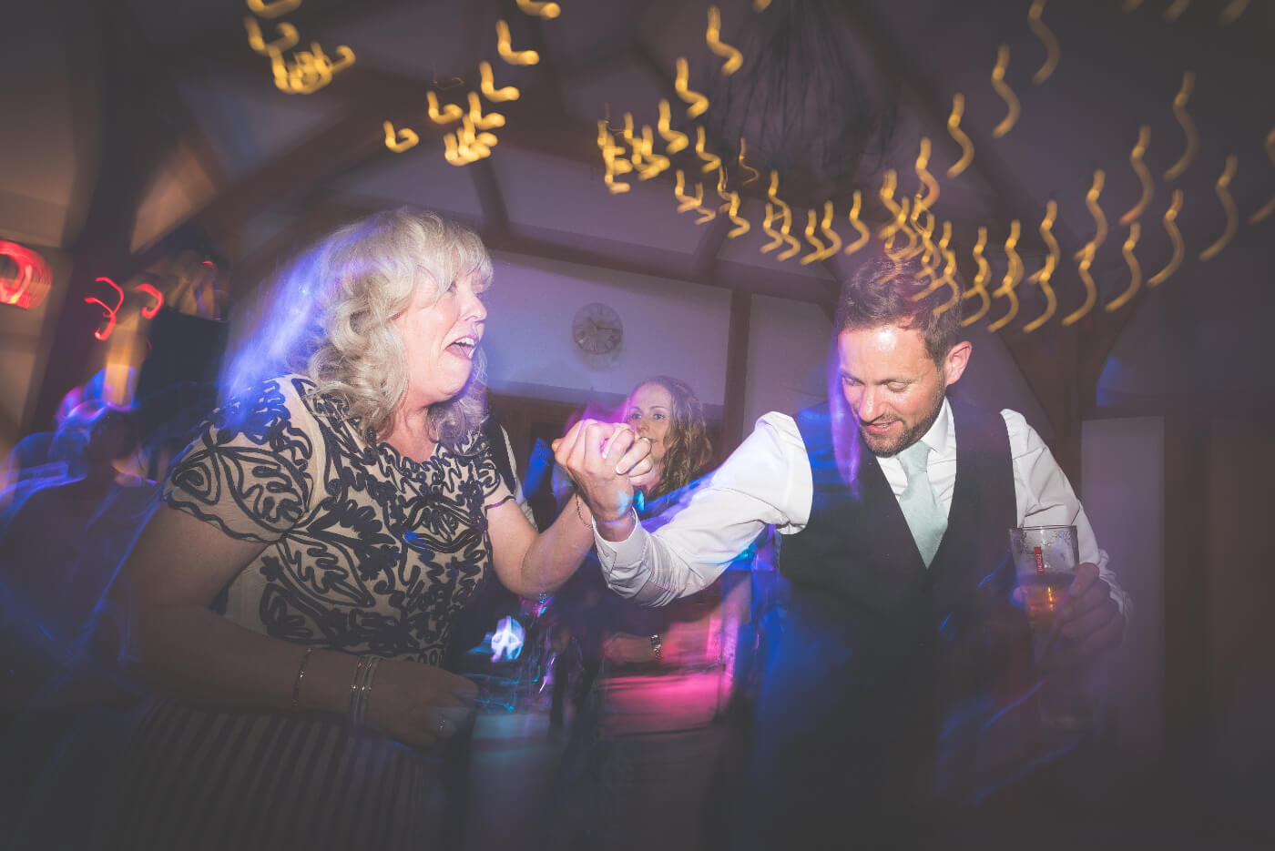 Sandhole Oak Barn wedding photography by Tom Green, North West wedding photographer