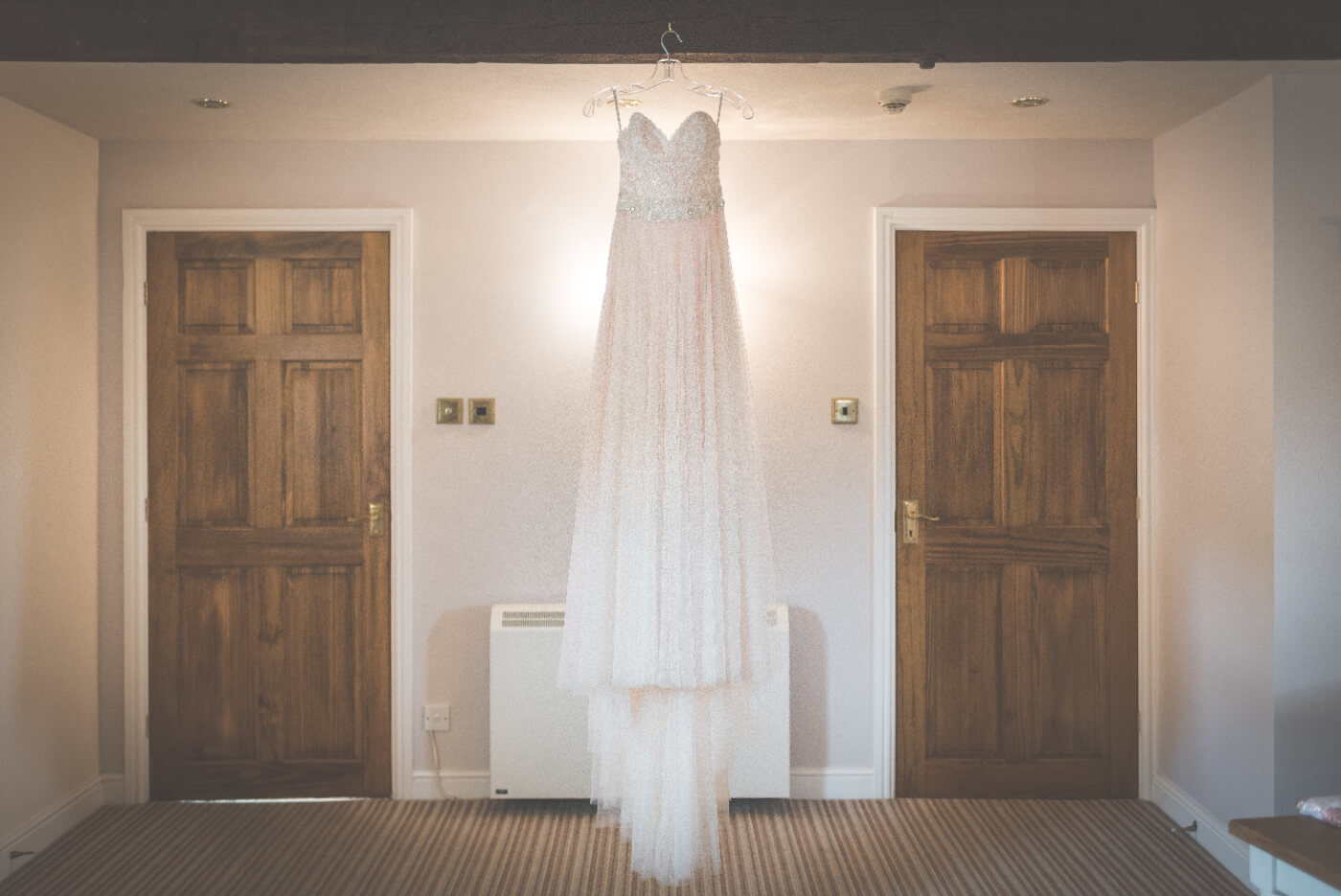 Sandhole Oak Barn wedding photography by Tom Green, North West wedding photographer