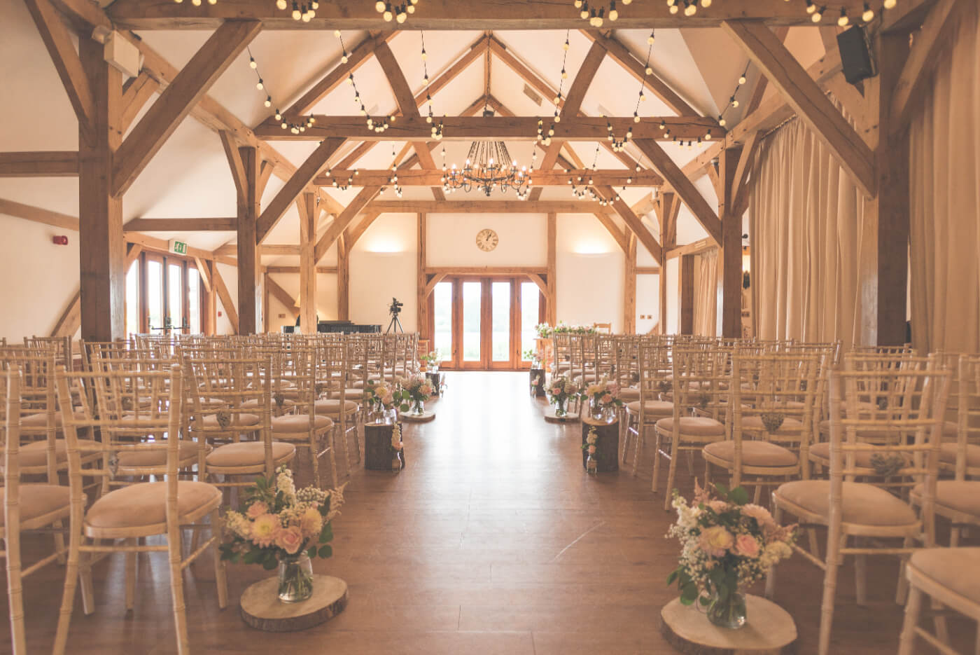Sandhole Oak Barn wedding photography by Tom Green, North West wedding photographer