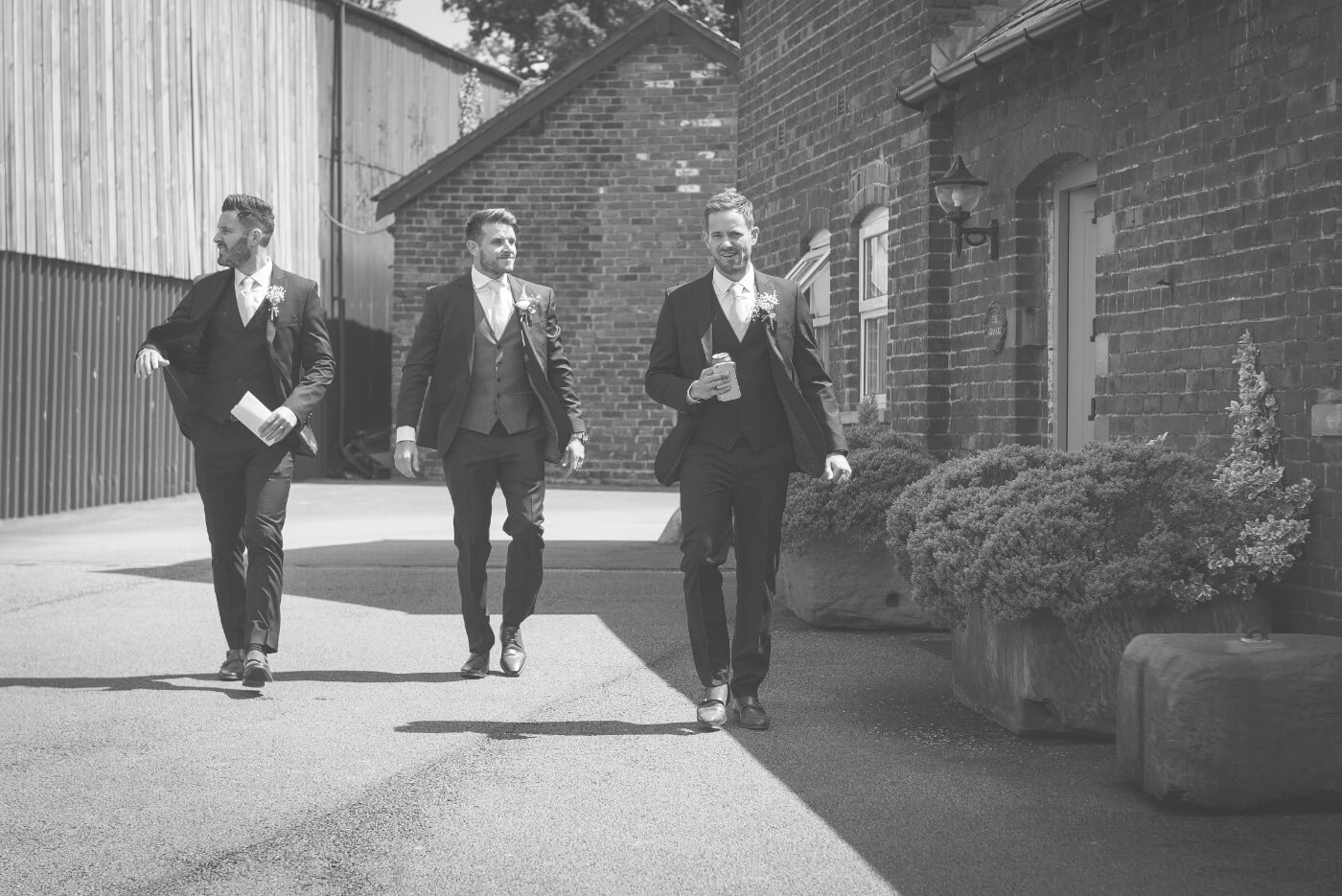 Sandhole Oak Barn wedding photography by Tom Green, North West wedding photographer