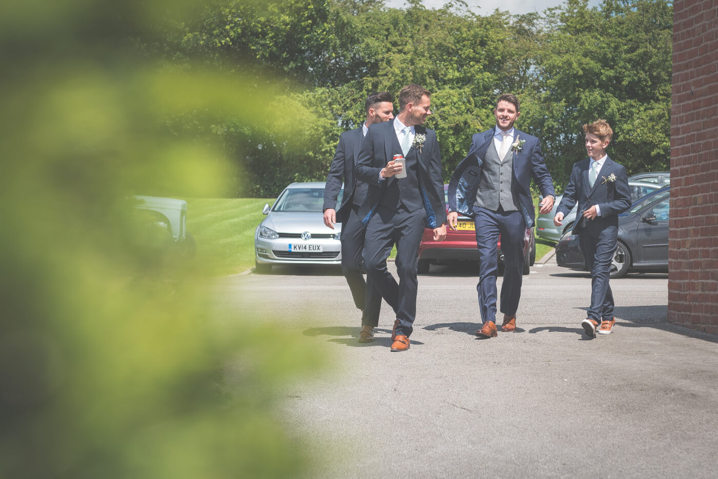 Sandhole Oak Barn wedding photography by Tom Green, North West wedding photographer