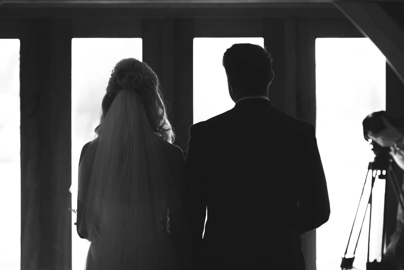 Sandhole Oak Barn wedding photography by Tom Green, North West wedding photographer